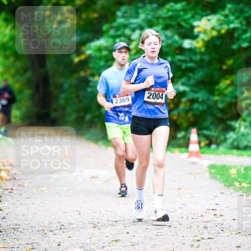 12.10.2025 - Bramfelder Halbmarathon 2025 Dr. Thomas Lammeyer http://msf.ph/oto/9353355 12.10.2025 10:46:42 Laufen 2369, 2004 meine-sportfotos.de