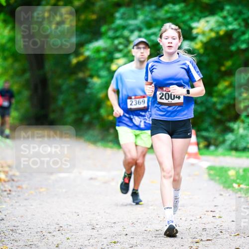 12.10.2025 - Bramfelder Halbmarathon 2025 Dr. Thomas Lammeyer http://msf.ph/oto/9353358 12.10.2025 10:46:42 Laufen 2369, 2004 meine-sportfotos.de
