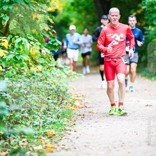12.10.2025 - Bramfelder Halbmarathon 2025 Dr. Thomas Lammeyer http://msf.ph/oto/9353380 12.10.2025 10:46:49 Laufen  meine-sportfotos.de