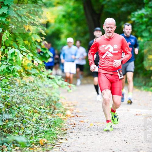 12.10.2025 - Bramfelder Halbmarathon 2025 Dr. Thomas Lammeyer http://msf.ph/oto/9353384 12.10.2025 10:46:50 Laufen 250 meine-sportfotos.de