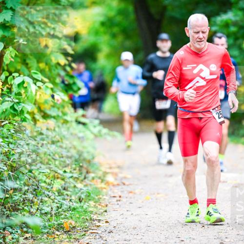 12.10.2025 - Bramfelder Halbmarathon 2025 Dr. Thomas Lammeyer http://msf.ph/oto/9353390 12.10.2025 10:46:51 Laufen 25 meine-sportfotos.de