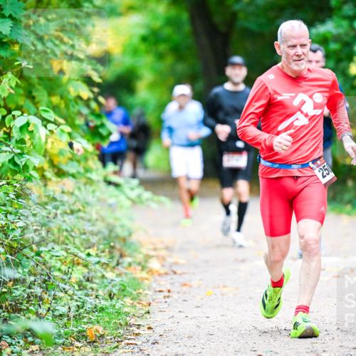 12.10.2025 - Bramfelder Halbmarathon 2025 Dr. Thomas Lammeyer http://msf.ph/oto/9353391 12.10.2025 10:46:51 Laufen 250 meine-sportfotos.de