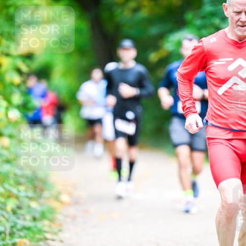 12.10.2025 - Bramfelder Halbmarathon 2025 Dr. Thomas Lammeyer http://msf.ph/oto/9353399 12.10.2025 10:46:52 Laufen 25 meine-sportfotos.de
