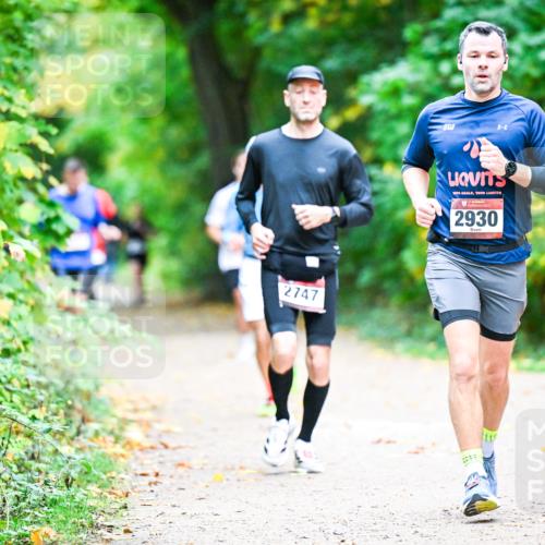 12.10.2025 - Bramfelder Halbmarathon 2025 Dr. Thomas Lammeyer http://msf.ph/oto/9353406 12.10.2025 10:46:53 Laufen 2747, 2930 meine-sportfotos.de