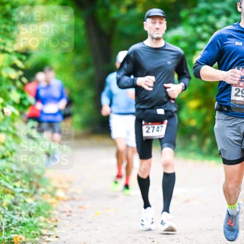 12.10.2025 - Bramfelder Halbmarathon 2025 Dr. Thomas Lammeyer http://msf.ph/oto/9353414 12.10.2025 10:46:55 Laufen 2747, 2930 meine-sportfotos.de
