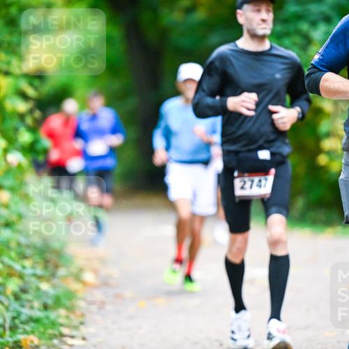 12.10.2025 - Bramfelder Halbmarathon 2025 Dr. Thomas Lammeyer http://msf.ph/oto/9353419 12.10.2025 10:46:55 Laufen 2747, 34, 2930 meine-sportfotos.de