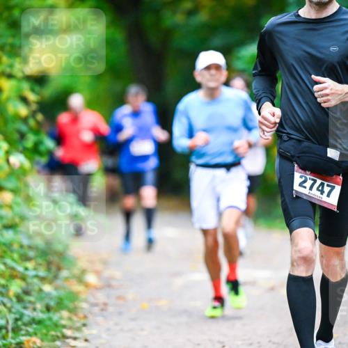 12.10.2025 - Bramfelder Halbmarathon 2025 Dr. Thomas Lammeyer http://msf.ph/oto/9353423 12.10.2025 10:46:56 Laufen 2747 meine-sportfotos.de