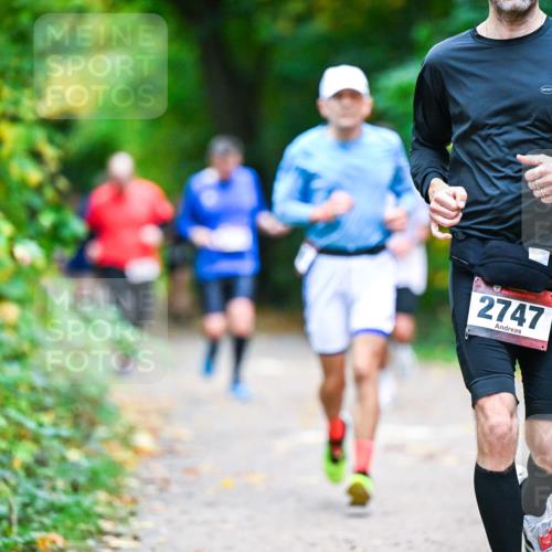 12.10.2025 - Bramfelder Halbmarathon 2025 Dr. Thomas Lammeyer http://msf.ph/oto/9353424 12.10.2025 10:46:56 Laufen 2747 meine-sportfotos.de