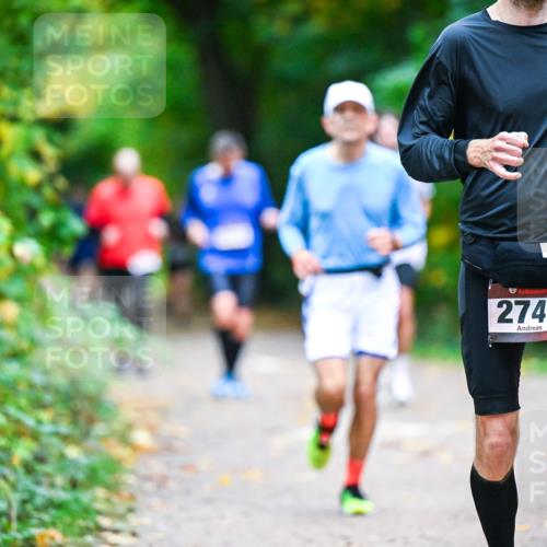 12.10.2025 - Bramfelder Halbmarathon 2025 Dr. Thomas Lammeyer http://msf.ph/oto/9353425 12.10.2025 10:46:56 Laufen 2747 meine-sportfotos.de