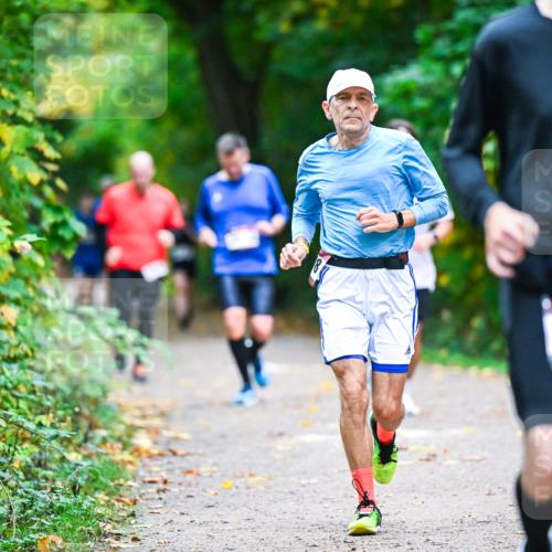 12.10.2025 - Bramfelder Halbmarathon 2025 Dr. Thomas Lammeyer http://msf.ph/oto/9353426 12.10.2025 10:46:57 Laufen 2747 meine-sportfotos.de