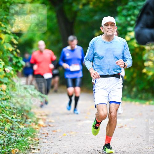 12.10.2025 - Bramfelder Halbmarathon 2025 Dr. Thomas Lammeyer http://msf.ph/oto/9353429 12.10.2025 10:46:57 Laufen 2747 meine-sportfotos.de