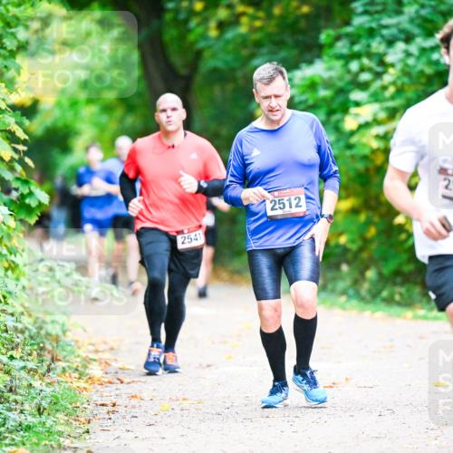 12.10.2025 - Bramfelder Halbmarathon 2025 Dr. Thomas Lammeyer http://msf.ph/oto/9353448 12.10.2025 10:47:01 Laufen 2541, 2512, 2977 meine-sportfotos.de