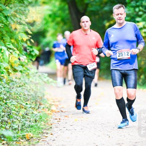 12.10.2025 - Bramfelder Halbmarathon 2025 Dr. Thomas Lammeyer http://msf.ph/oto/9353453 12.10.2025 10:47:01 Laufen 2541, 2512 meine-sportfotos.de