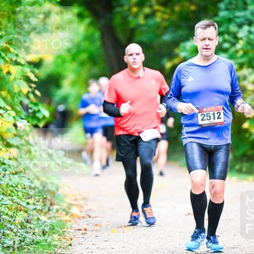 12.10.2025 - Bramfelder Halbmarathon 2025 Dr. Thomas Lammeyer http://msf.ph/oto/9353455 12.10.2025 10:47:02 Laufen 2512 meine-sportfotos.de
