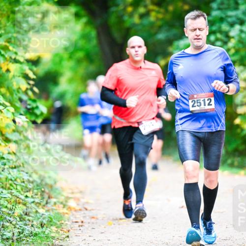12.10.2025 - Bramfelder Halbmarathon 2025 Dr. Thomas Lammeyer http://msf.ph/oto/9353456 12.10.2025 10:47:02 Laufen 2512 meine-sportfotos.de
