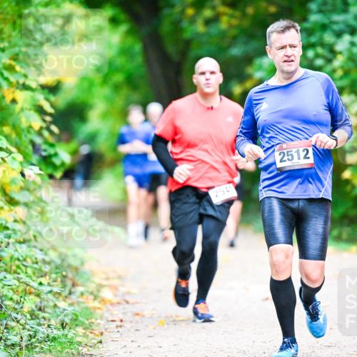 12.10.2025 - Bramfelder Halbmarathon 2025 Dr. Thomas Lammeyer http://msf.ph/oto/9353457 12.10.2025 10:47:02 Laufen 2541, 2512 meine-sportfotos.de