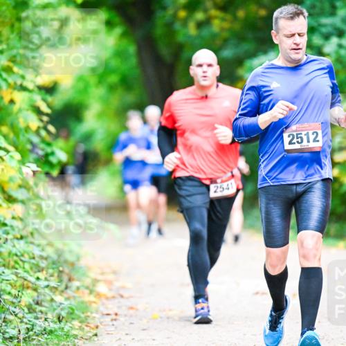 12.10.2025 - Bramfelder Halbmarathon 2025 Dr. Thomas Lammeyer http://msf.ph/oto/9353459 12.10.2025 10:47:02 Laufen 2541, 2512 meine-sportfotos.de