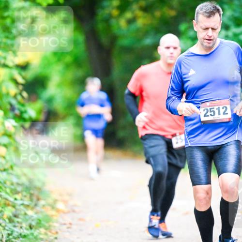 12.10.2025 - Bramfelder Halbmarathon 2025 Dr. Thomas Lammeyer http://msf.ph/oto/9353462 12.10.2025 10:47:03 Laufen 2512 meine-sportfotos.de