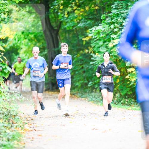 12.10.2025 - Bramfelder Halbmarathon 2025 Dr. Thomas Lammeyer http://msf.ph/oto/9353472 12.10.2025 10:47:05 Laufen 2548, 2425 meine-sportfotos.de