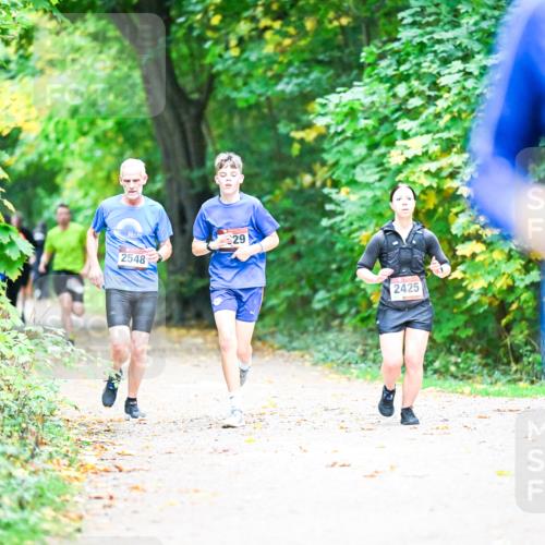 12.10.2025 - Bramfelder Halbmarathon 2025 Dr. Thomas Lammeyer http://msf.ph/oto/9353475 12.10.2025 10:47:05 Laufen 2548, 29, 2425 meine-sportfotos.de