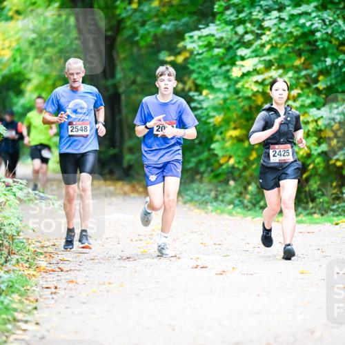 12.10.2025 - Bramfelder Halbmarathon 2025 Dr. Thomas Lammeyer http://msf.ph/oto/9353482 12.10.2025 10:47:06 Laufen 2548, 20, 2425 meine-sportfotos.de