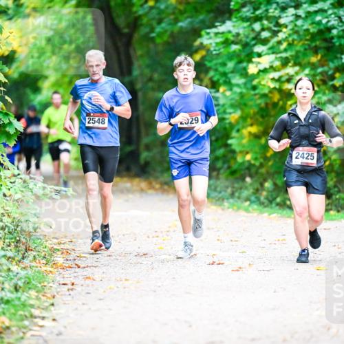 12.10.2025 - Bramfelder Halbmarathon 2025 Dr. Thomas Lammeyer http://msf.ph/oto/9353485 12.10.2025 10:47:07 Laufen 2548, 229, 2425 meine-sportfotos.de