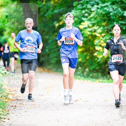 12.10.2025 - Bramfelder Halbmarathon 2025 Dr. Thomas Lammeyer http://msf.ph/oto/9353494 12.10.2025 10:47:08 Laufen 2548, 2029, 2425 meine-sportfotos.de