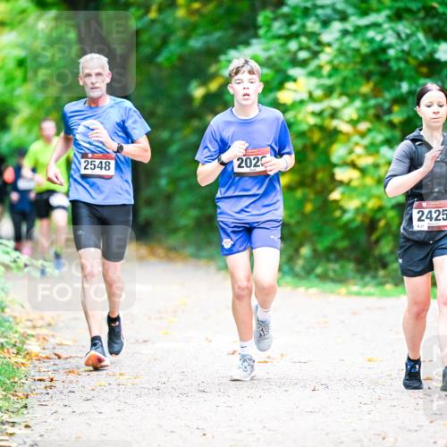 12.10.2025 - Bramfelder Halbmarathon 2025 Dr. Thomas Lammeyer http://msf.ph/oto/9353496 12.10.2025 10:47:08 Laufen 2548, 202, 2425, 827 meine-sportfotos.de