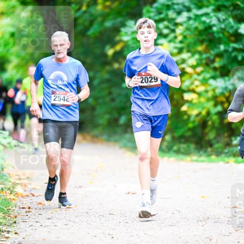 12.10.2025 - Bramfelder Halbmarathon 2025 Dr. Thomas Lammeyer http://msf.ph/oto/9353500 12.10.2025 10:47:09 Laufen 254, 2029, 2425 meine-sportfotos.de
