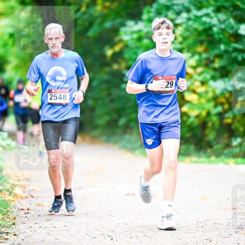 12.10.2025 - Bramfelder Halbmarathon 2025 Dr. Thomas Lammeyer http://msf.ph/oto/9353503 12.10.2025 10:47:09 Laufen 2548, 290, 2425, 27 meine-sportfotos.de