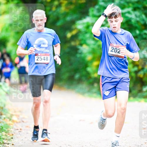 12.10.2025 - Bramfelder Halbmarathon 2025 Dr. Thomas Lammeyer http://msf.ph/oto/9353507 12.10.2025 10:47:10 Laufen 202, 2548 meine-sportfotos.de