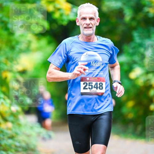 12.10.2025 - Bramfelder Halbmarathon 2025 Dr. Thomas Lammeyer http://msf.ph/oto/9353521 12.10.2025 10:47:12 Laufen 34, 2548 meine-sportfotos.de