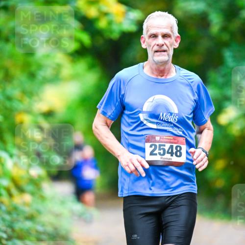 12.10.2025 - Bramfelder Halbmarathon 2025 Dr. Thomas Lammeyer http://msf.ph/oto/9353522 12.10.2025 10:47:12 Laufen 34, 100, 2548 meine-sportfotos.de