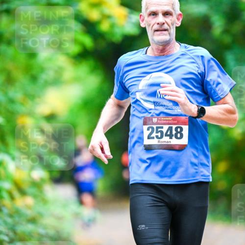 12.10.2025 - Bramfelder Halbmarathon 2025 Dr. Thomas Lammeyer http://msf.ph/oto/9353524 12.10.2025 10:47:12 Laufen 34, 2548 meine-sportfotos.de