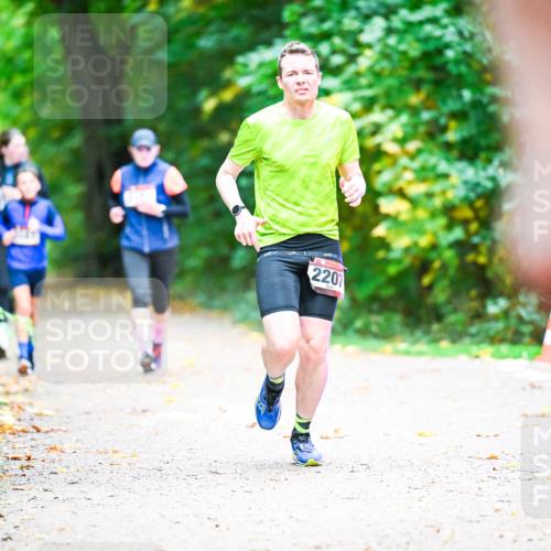 12.10.2025 - Bramfelder Halbmarathon 2025 Dr. Thomas Lammeyer http://msf.ph/oto/9353533 12.10.2025 10:47:14 Laufen 2207 meine-sportfotos.de