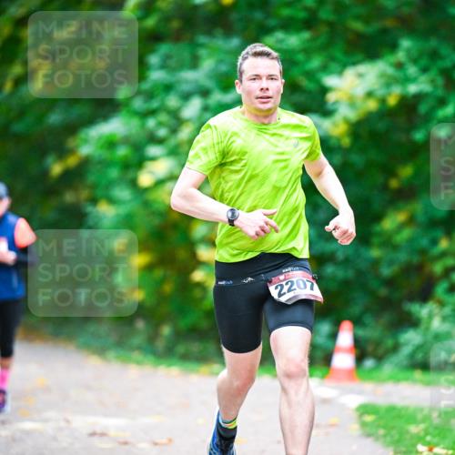 12.10.2025 - Bramfelder Halbmarathon 2025 Dr. Thomas Lammeyer http://msf.ph/oto/9353539 12.10.2025 10:47:15 Laufen 2207 meine-sportfotos.de