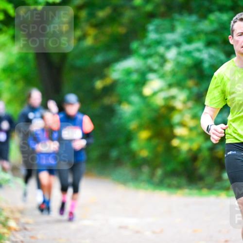 12.10.2025 - Bramfelder Halbmarathon 2025 Dr. Thomas Lammeyer http://msf.ph/oto/9353543 12.10.2025 10:47:16 Laufen 2207 meine-sportfotos.de