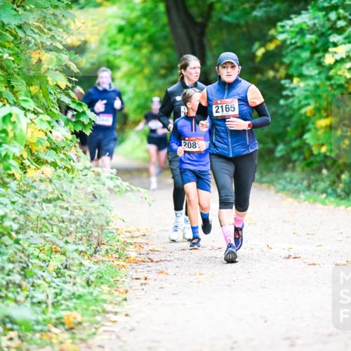 12.10.2025 - Bramfelder Halbmarathon 2025 Dr. Thomas Lammeyer http://msf.ph/oto/9353545 12.10.2025 10:47:17 Laufen 208, 2165 meine-sportfotos.de