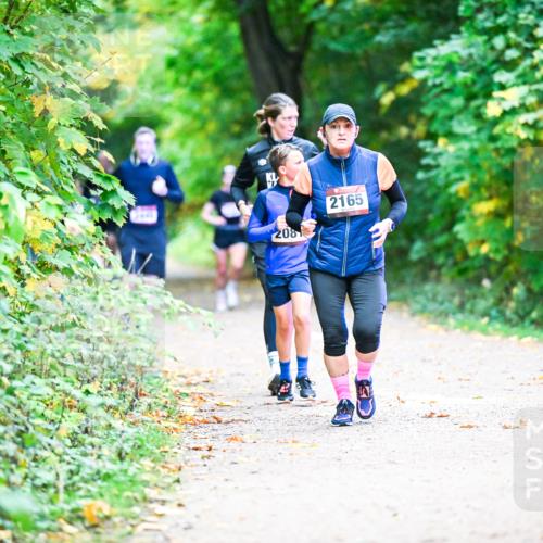 12.10.2025 - Bramfelder Halbmarathon 2025 Dr. Thomas Lammeyer http://msf.ph/oto/9353546 12.10.2025 10:47:17 Laufen 208, 2165 meine-sportfotos.de