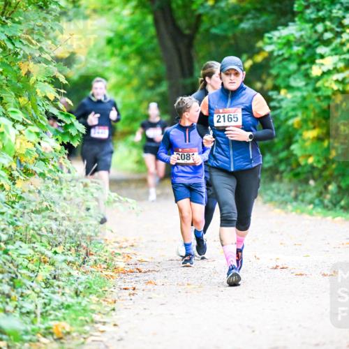 12.10.2025 - Bramfelder Halbmarathon 2025 Dr. Thomas Lammeyer http://msf.ph/oto/9353550 12.10.2025 10:47:18 Laufen 208, 2165 meine-sportfotos.de
