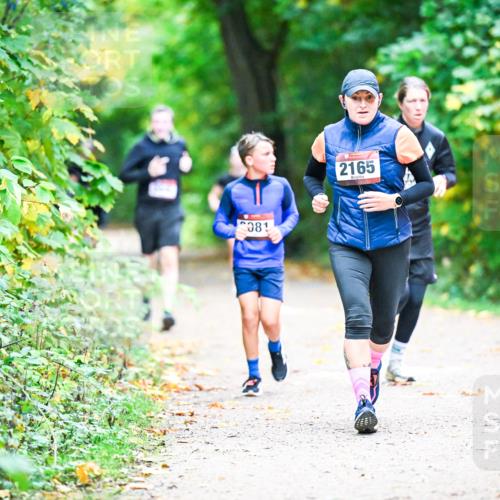 12.10.2025 - Bramfelder Halbmarathon 2025 Dr. Thomas Lammeyer http://msf.ph/oto/9353555 12.10.2025 10:47:18 Laufen 081, 2165 meine-sportfotos.de