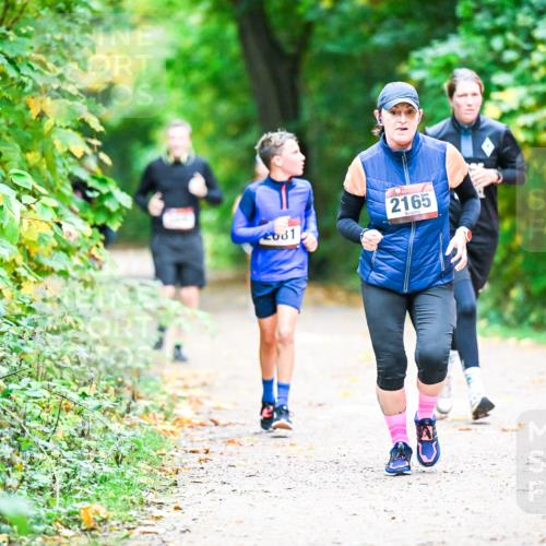 12.10.2025 - Bramfelder Halbmarathon 2025 Dr. Thomas Lammeyer http://msf.ph/oto/9353556 12.10.2025 10:47:18 Laufen 601, 2165 meine-sportfotos.de