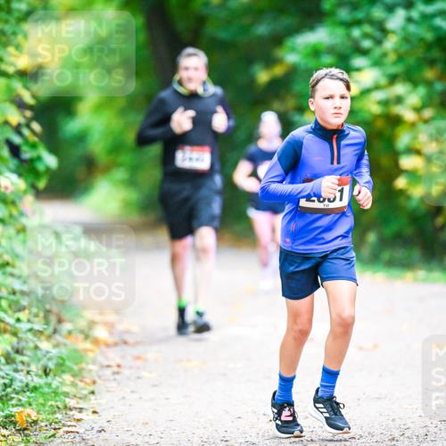 12.10.2025 - Bramfelder Halbmarathon 2025 Dr. Thomas Lammeyer http://msf.ph/oto/9353576 12.10.2025 10:47:22 Laufen 2831 meine-sportfotos.de