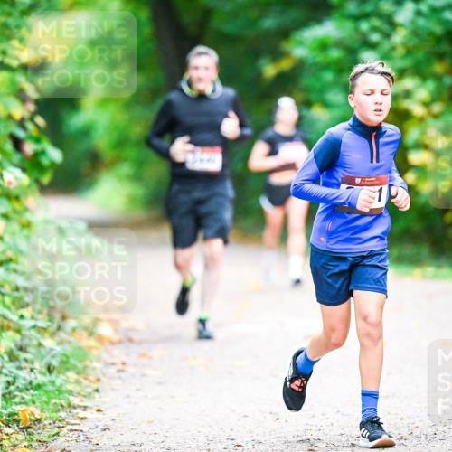 12.10.2025 - Bramfelder Halbmarathon 2025 Dr. Thomas Lammeyer http://msf.ph/oto/9353577 12.10.2025 10:47:22 Laufen 19 meine-sportfotos.de