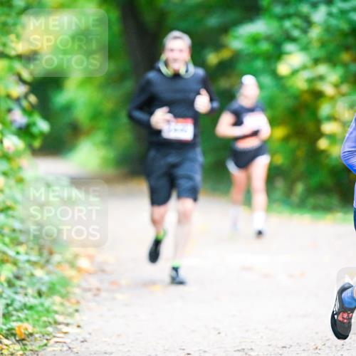 12.10.2025 - Bramfelder Halbmarathon 2025 Dr. Thomas Lammeyer http://msf.ph/oto/9353582 12.10.2025 10:47:22 Laufen 2081 meine-sportfotos.de