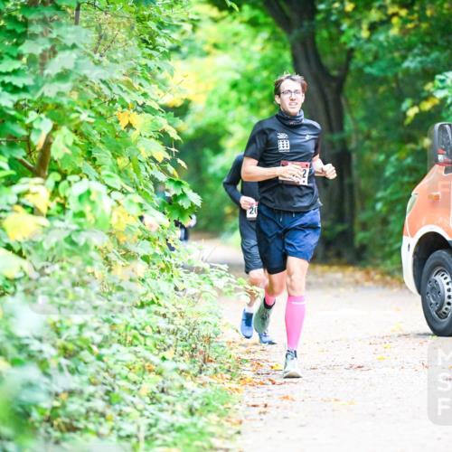 12.10.2025 - Bramfelder Halbmarathon 2025 Dr. Thomas Lammeyer http://msf.ph/oto/9353590 12.10.2025 10:47:27 Laufen 20 meine-sportfotos.de