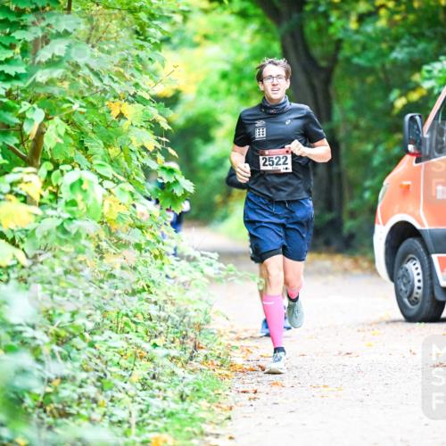 12.10.2025 - Bramfelder Halbmarathon 2025 Dr. Thomas Lammeyer http://msf.ph/oto/9353593 12.10.2025 10:47:27 Laufen 2522, 00 meine-sportfotos.de