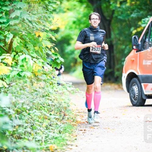 12.10.2025 - Bramfelder Halbmarathon 2025 Dr. Thomas Lammeyer http://msf.ph/oto/9353595 12.10.2025 10:47:28 Laufen 2522, 112 meine-sportfotos.de