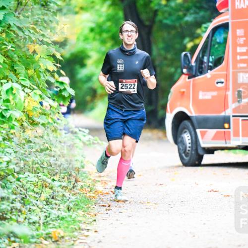 12.10.2025 - Bramfelder Halbmarathon 2025 Dr. Thomas Lammeyer http://msf.ph/oto/9353597 12.10.2025 10:47:28 Laufen 2522, 1 meine-sportfotos.de