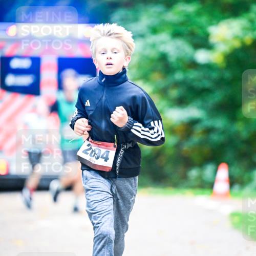 12.10.2025 - Bramfelder Halbmarathon 2025 Dr. Thomas Lammeyer http://msf.ph/oto/9353616 12.10.2025 10:47:39 Laufen 877, 2094 meine-sportfotos.de
